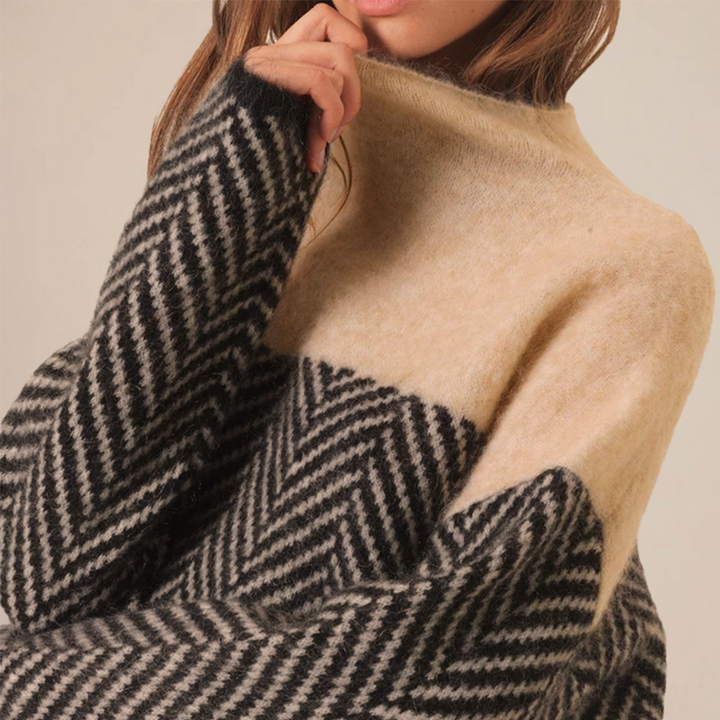 Adele | Premium Turtleneck made of fine knit